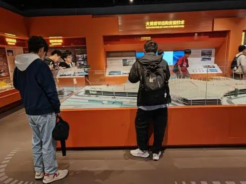 image local-20250110204400-3